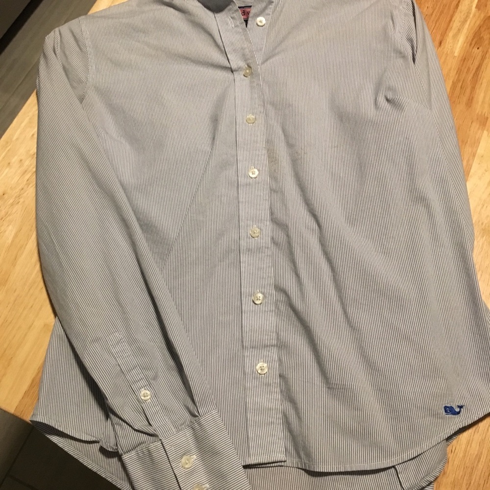 Vineyard vines button down blouse